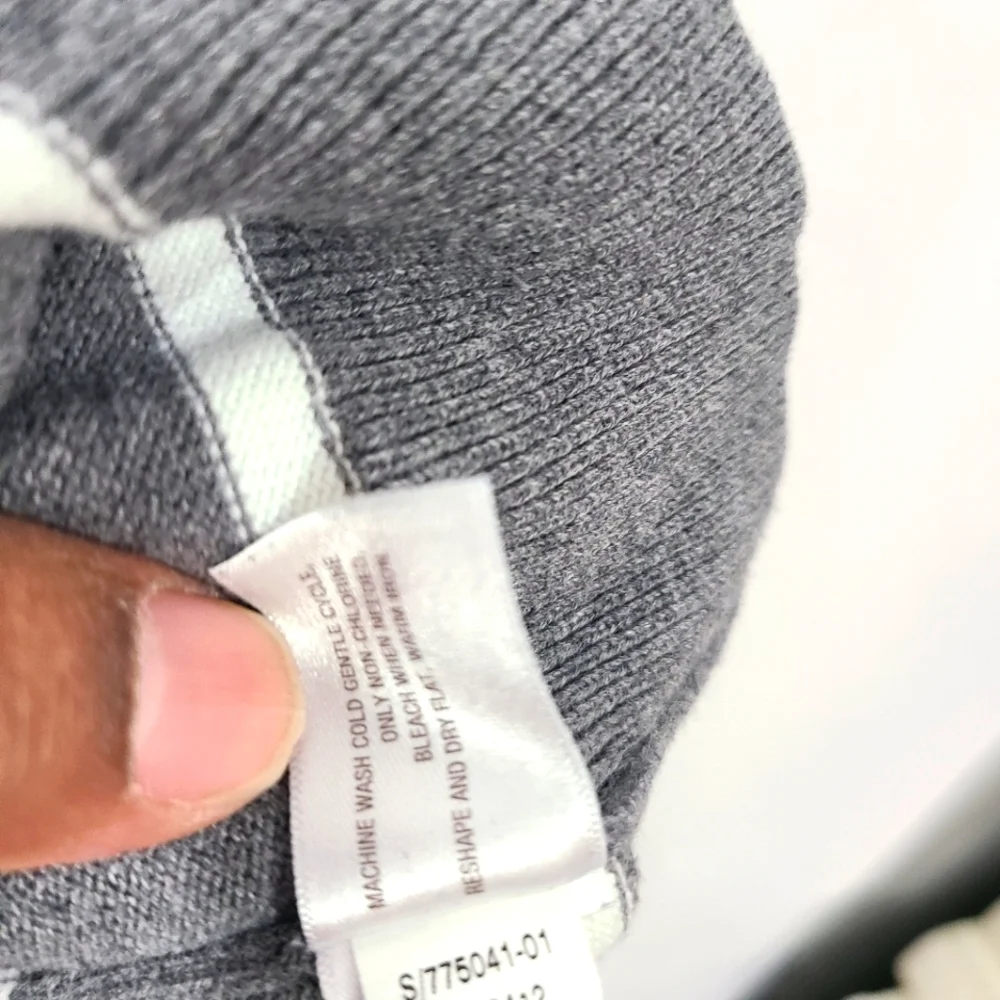Old Navy Kids Boys Child Gray‎ White Crewneck Sweater Size 6 Casual